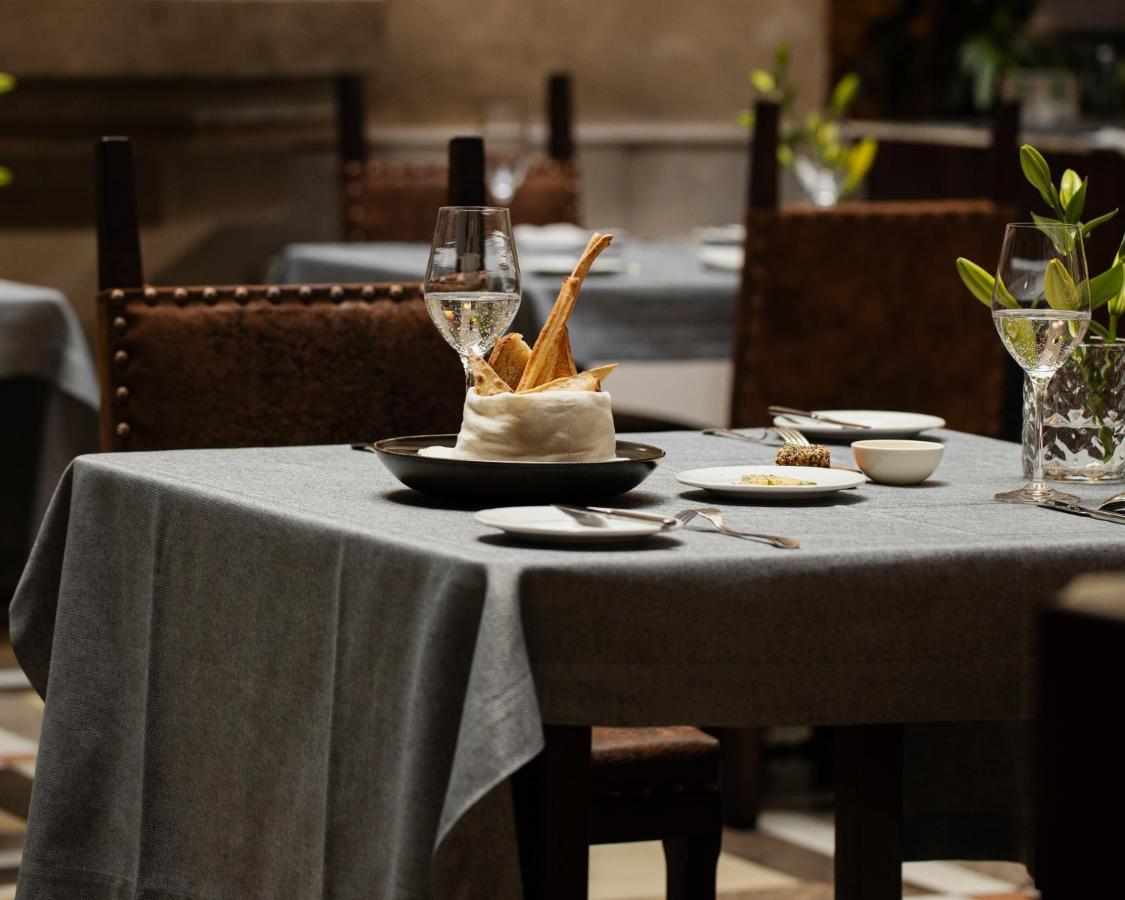 Hotel Copernicus Krakow Bagian luar foto